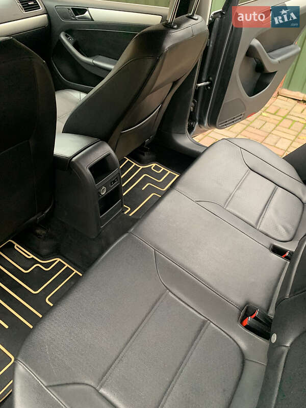 Седан Volkswagen Jetta 2012 в Киеве