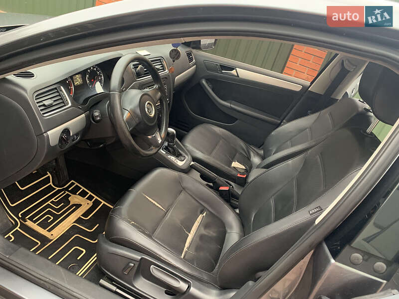 Седан Volkswagen Jetta 2012 в Киеве