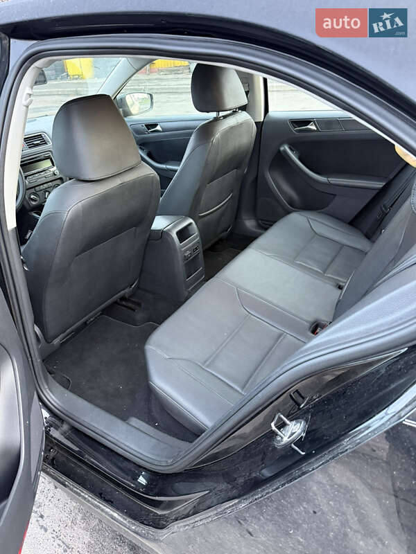 Седан Volkswagen Jetta 2011 в Киеве фото 11 Седан Volkswagen Jetta 2011 в Киеве