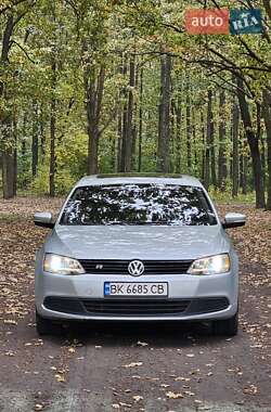 Седан Volkswagen Jetta 2012 в Кривом Роге