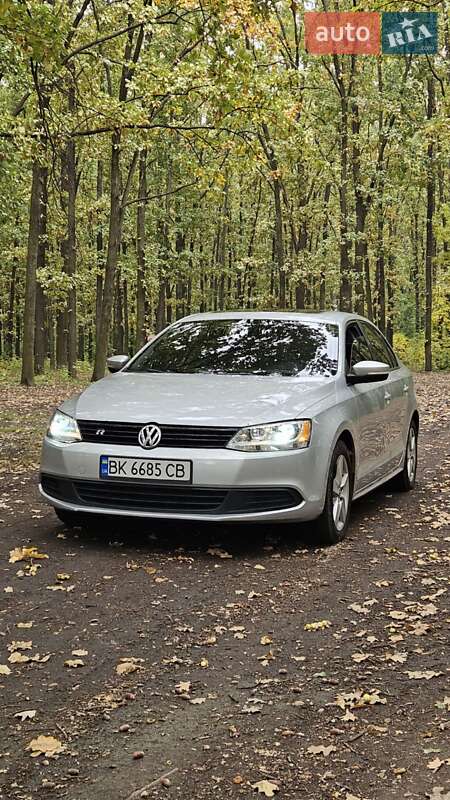 Седан Volkswagen Jetta 2012 в Кривом Роге