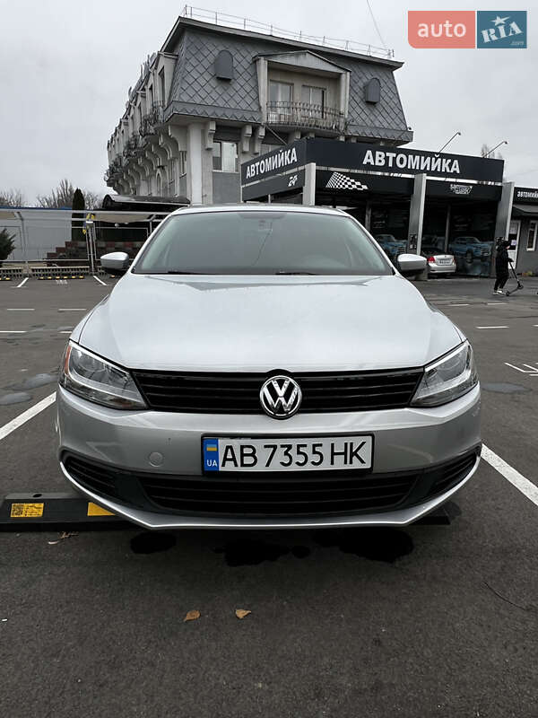 Седан Volkswagen Jetta 2012 в Вінниці