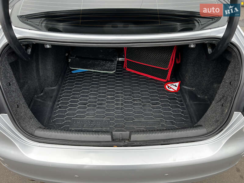 Седан Volkswagen Jetta 2012 в Вінниці