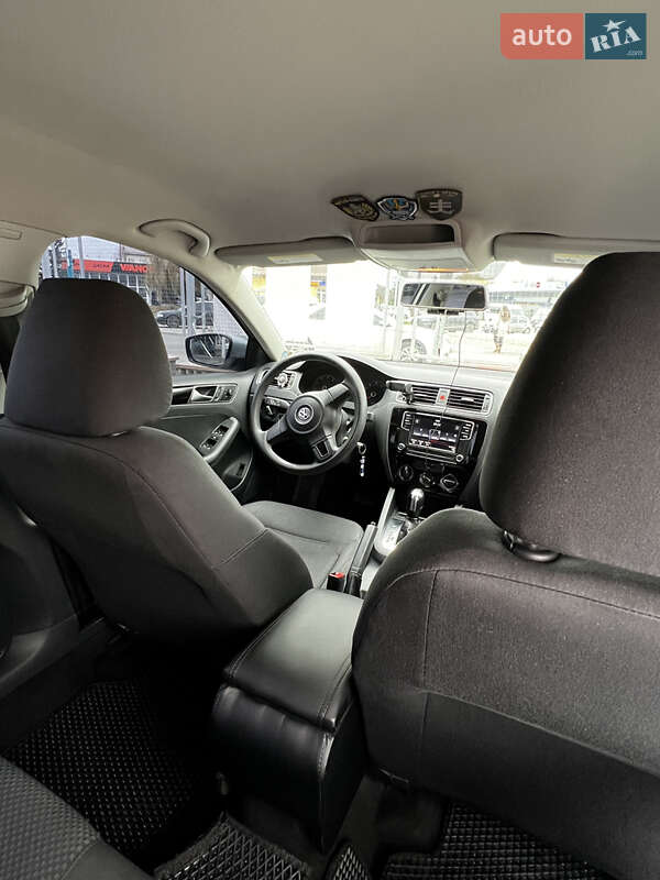 Седан Volkswagen Jetta 2012 в Вінниці