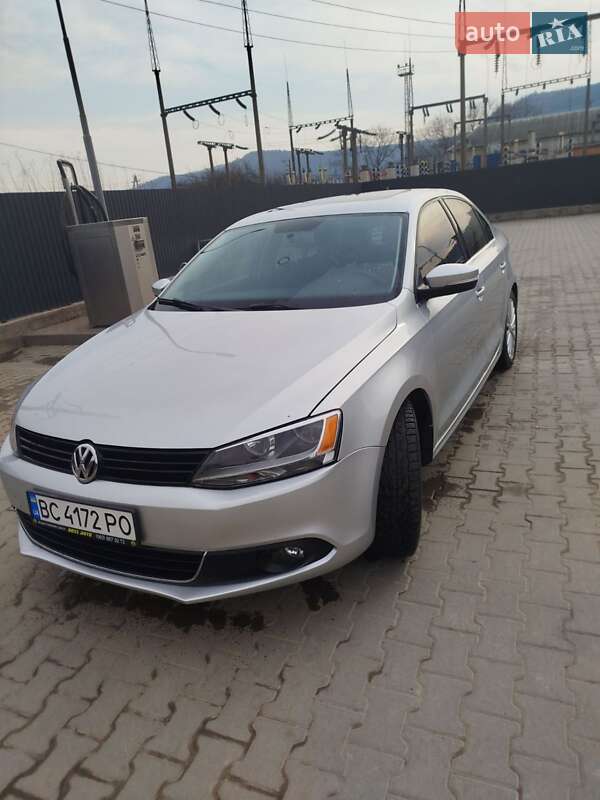 Седан Volkswagen Jetta 2014 в Львове