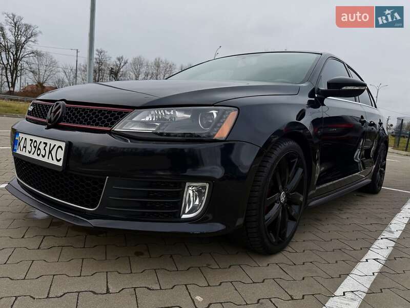 Седан Volkswagen Jetta 2013 в Києві