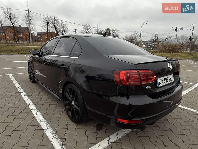 Седан Volkswagen Jetta 2013 в Києві