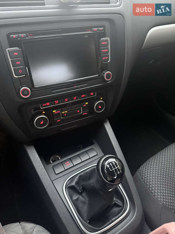 Седан Volkswagen Jetta 2012 в Киеве