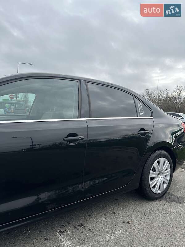 Седан Volkswagen Jetta 2012 в Києві
