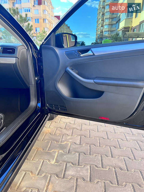 Седан Volkswagen Jetta 2017 в Софиевской Борщаговке