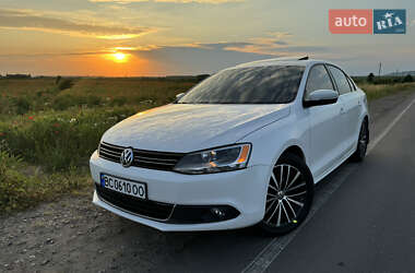 Седан Volkswagen Jetta 2012 в Золочеве