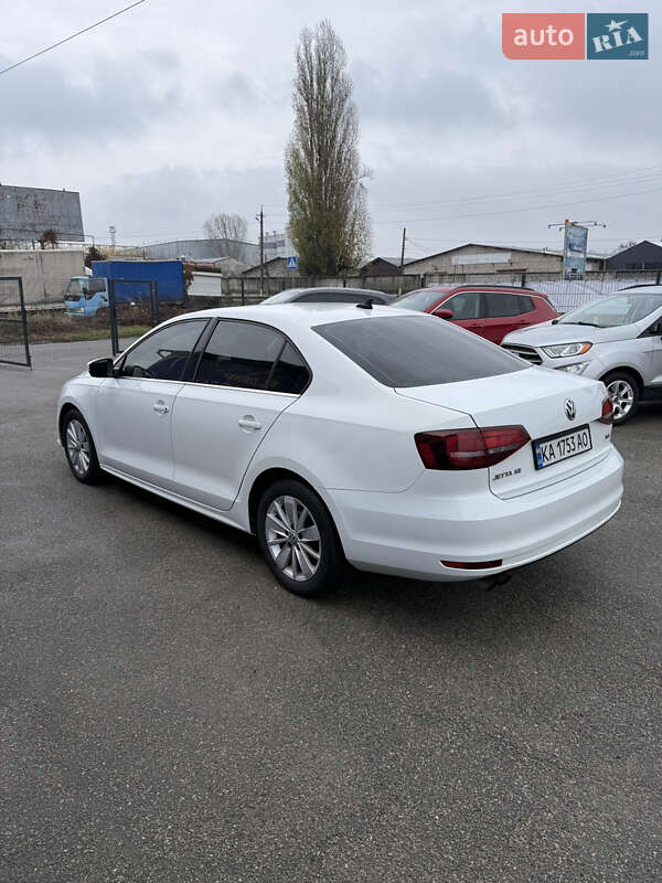 Седан Volkswagen Jetta 2016 в Києві
