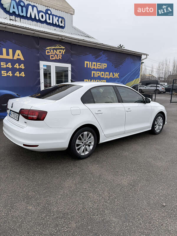 Седан Volkswagen Jetta 2016 в Києві