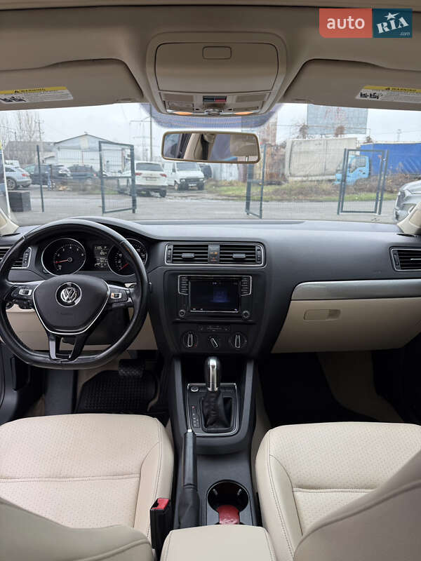 Седан Volkswagen Jetta 2016 в Києві