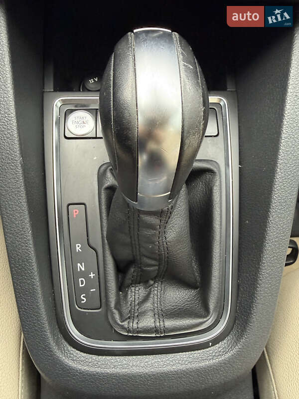 Седан Volkswagen Jetta 2016 в Києві