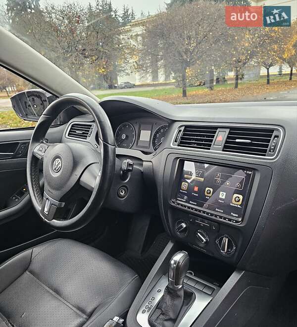 Седан Volkswagen Jetta 2013 в Киеве