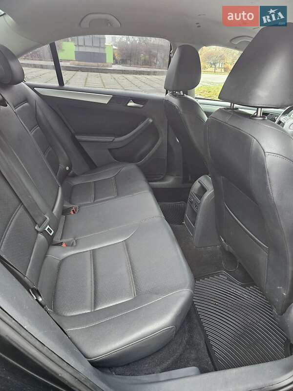 Седан Volkswagen Jetta 2013 в Киеве