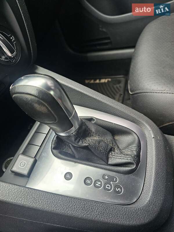 Седан Volkswagen Jetta 2013 в Киеве