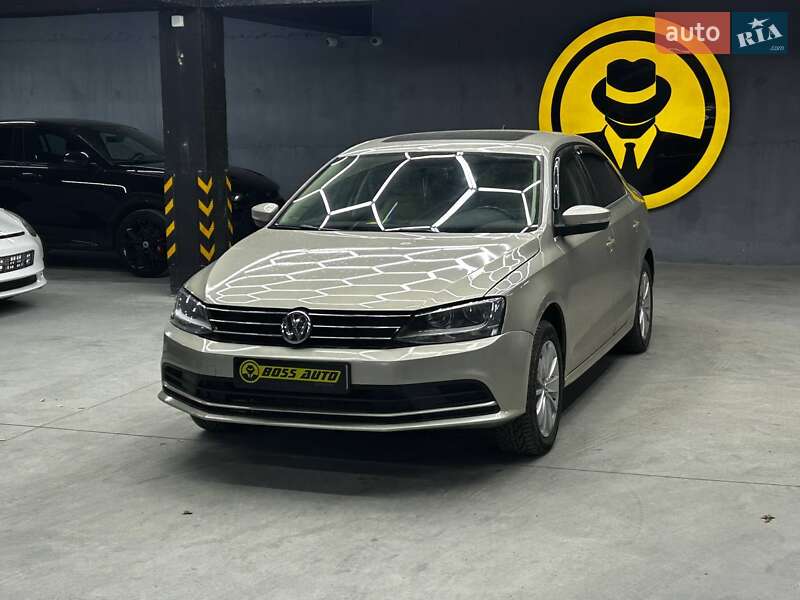 Седан Volkswagen Jetta 2014 в Чернівцях