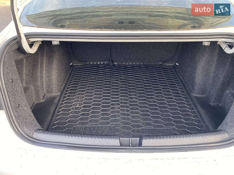 Седан Volkswagen Jetta 2016 в Полтаве