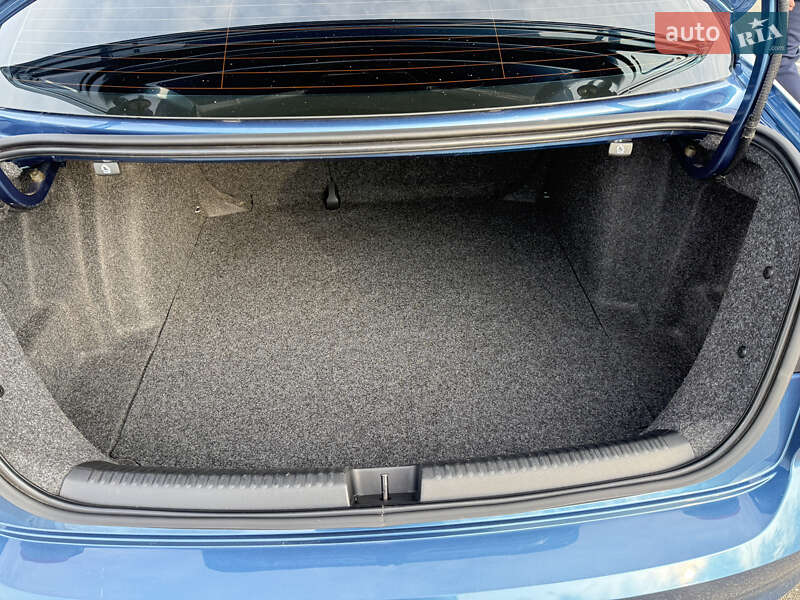 Седан Volkswagen Jetta 2016 в Києві