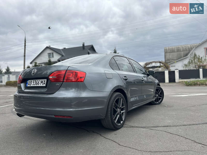 Седан Volkswagen Jetta 2014 в Вінниці