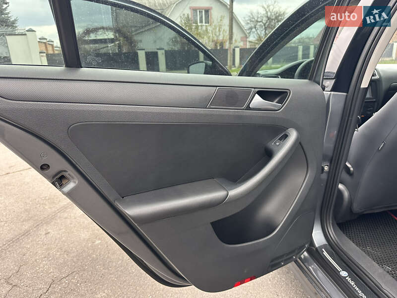 Седан Volkswagen Jetta 2014 в Вінниці