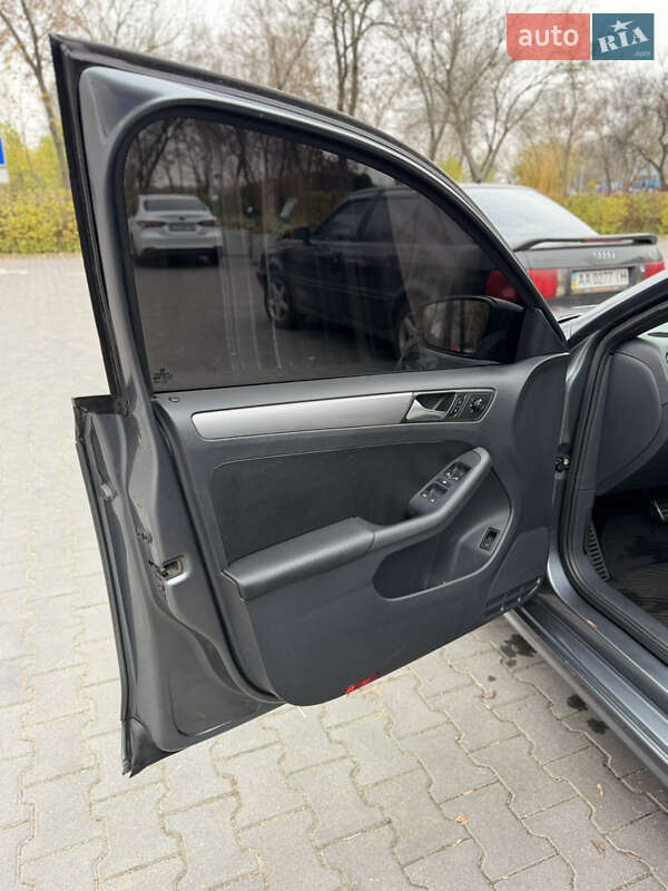Седан Volkswagen Jetta 2016 в Києві