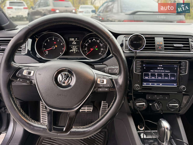 Седан Volkswagen Jetta 2016 в Києві