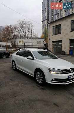 Седан Volkswagen Jetta 2016 в Киеве