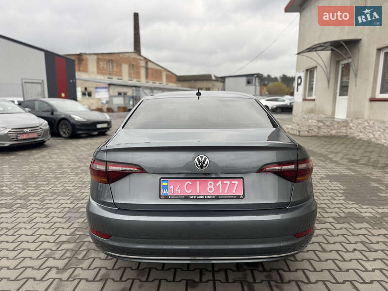 Седан Volkswagen Jetta 2018 в Луцке