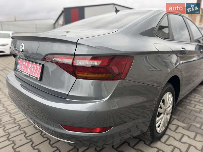 Седан Volkswagen Jetta 2018 в Луцке