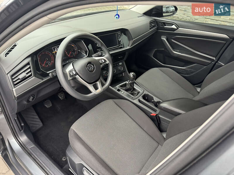 Седан Volkswagen Jetta 2018 в Луцке