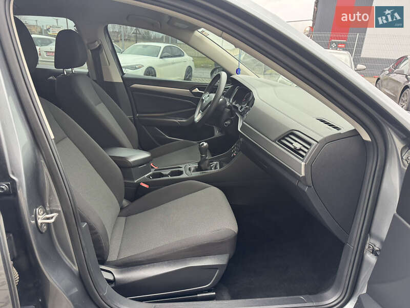 Седан Volkswagen Jetta 2018 в Луцке