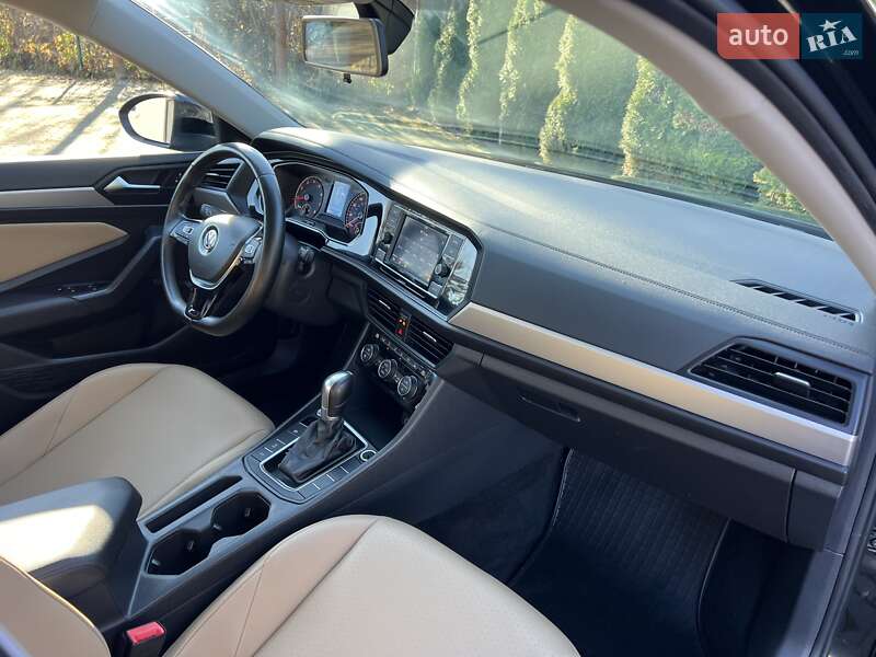 Седан Volkswagen Jetta 2019 в Львове