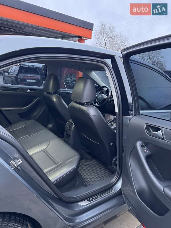 Седан Volkswagen Jetta 2015 в Павлограде