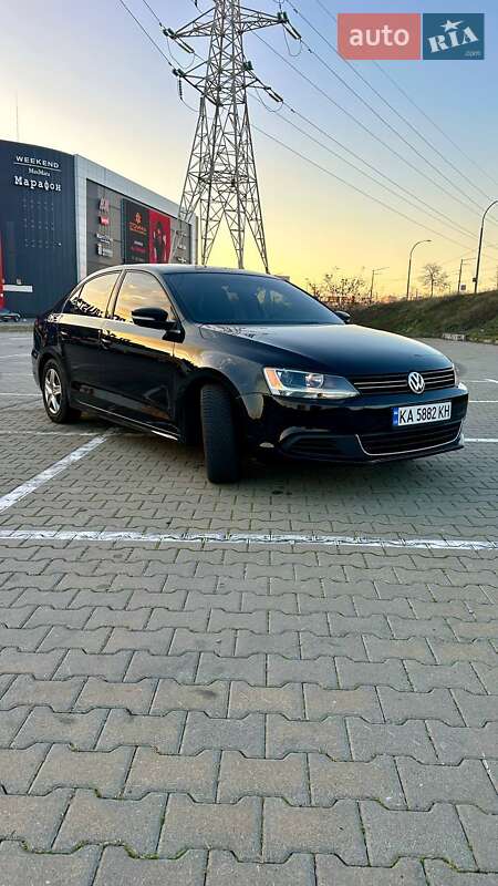 Седан Volkswagen Jetta 2013 в Києві