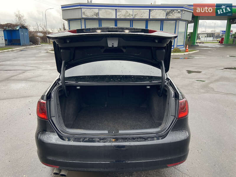 Седан Volkswagen Jetta 2013 в Полтаве