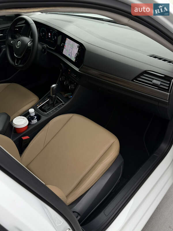 Седан Volkswagen Jetta 2019 в Киеве