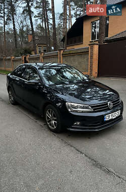 Седан Volkswagen Jetta 2016 в Чернігові