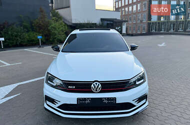 Седан Volkswagen Jetta 2017 в Киеве