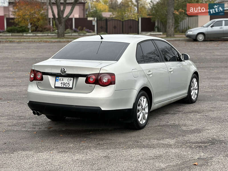 Седан Volkswagen Jetta 2010 в Первомайську