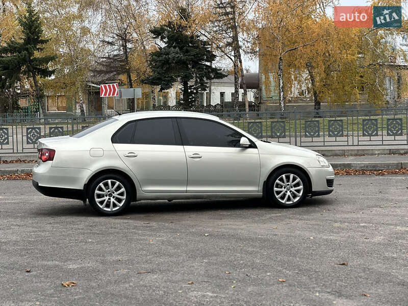 Седан Volkswagen Jetta 2010 в Первомайську