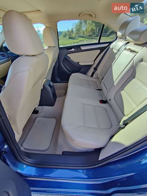 Седан Volkswagen Jetta 2016 в Ивано-Франковске фото 8 Седан Volkswagen Jetta 2016 в Ивано-Франковске
