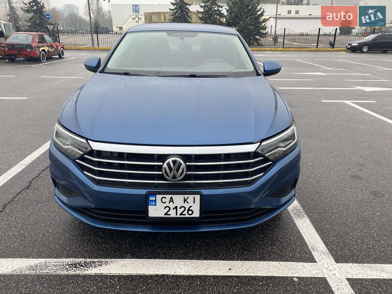 Седан Volkswagen Jetta 2019 в Киеве