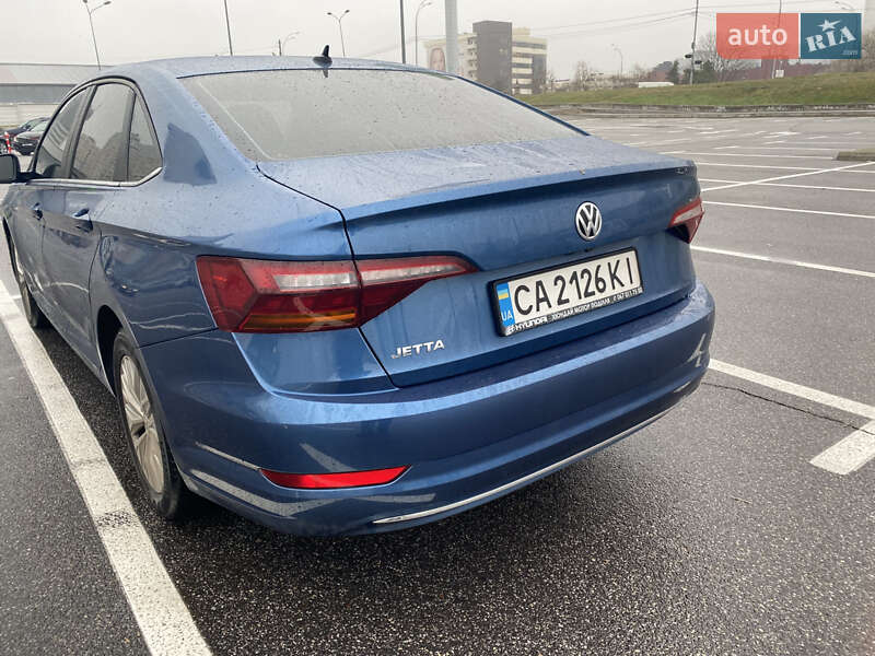 Седан Volkswagen Jetta 2019 в Киеве