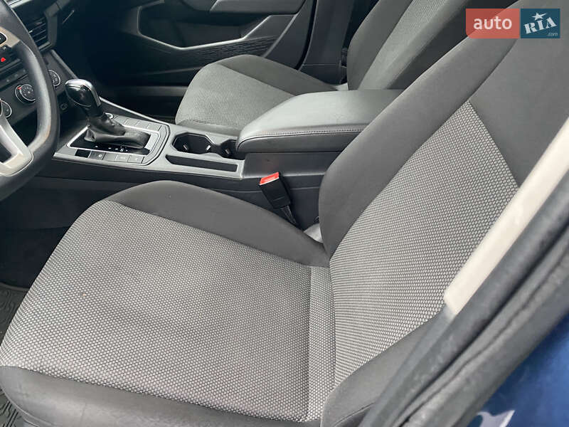 Седан Volkswagen Jetta 2019 в Киеве