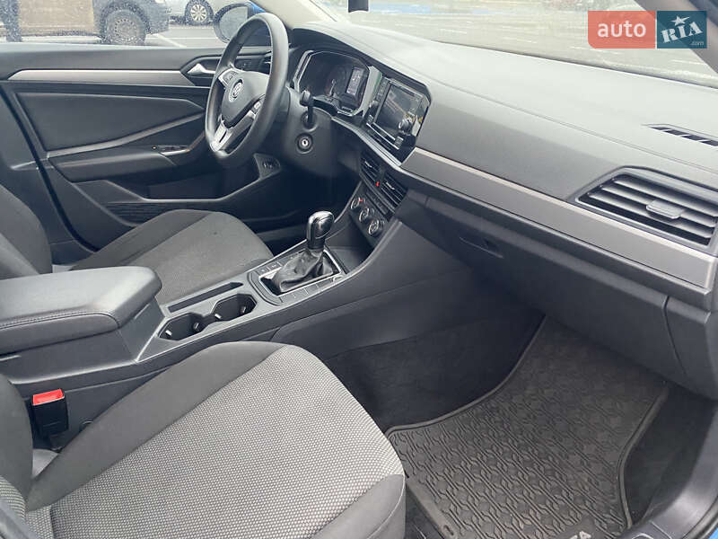 Седан Volkswagen Jetta 2019 в Киеве