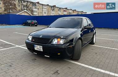 Седан Volkswagen Jetta 2003 в Калуше