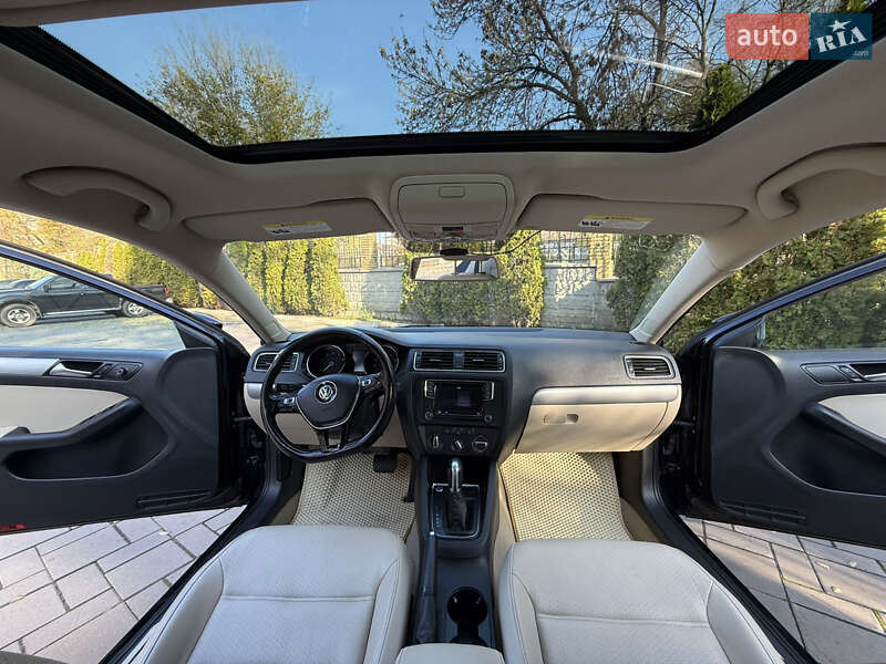 Седан Volkswagen Jetta 2016 в Запорожье